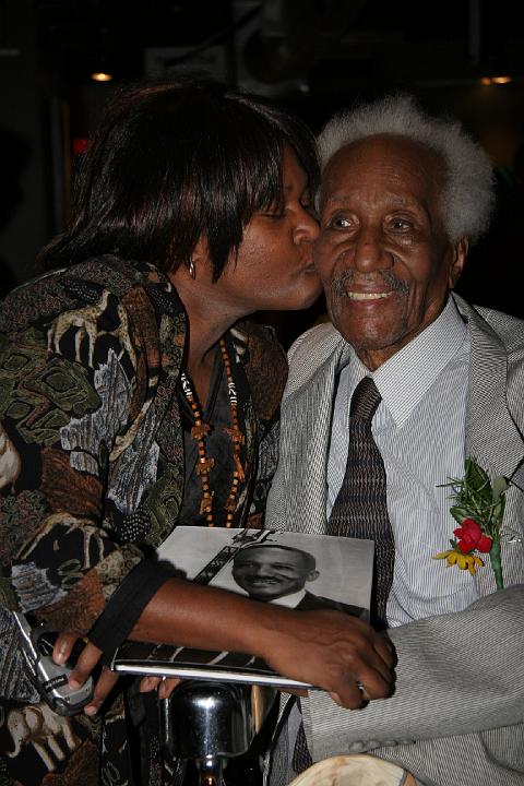 v20070425_HueyLong_is_103 176 